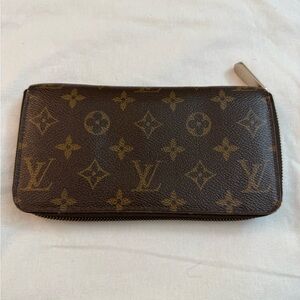 Louis Vuitton Zippy Long Wallet